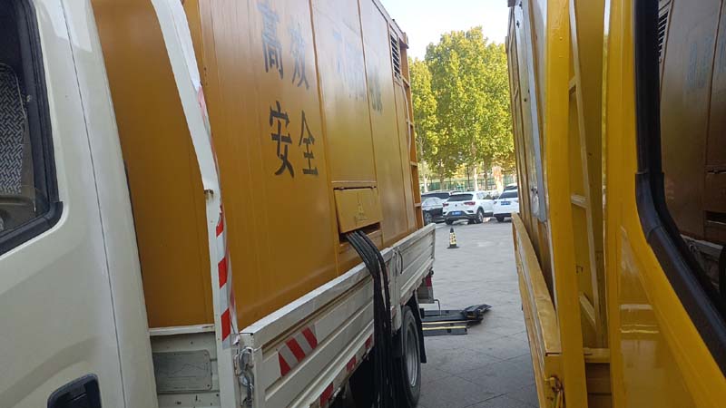 沉湖管委会如何判断柴油发电机组和UPS电源的切换时间是否符合要求？
